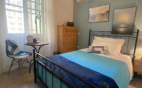 Iola Rooms - Q9416